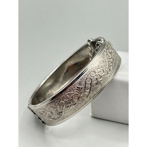 Vintage Ornate Silver Tone Hinged Bangle Bracelet with Safety Chain - Picture 4 of 10